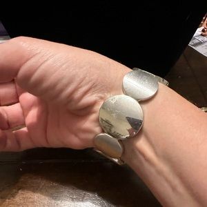Bracelet, adjustable, elastic, silver, metal, one size fit all.